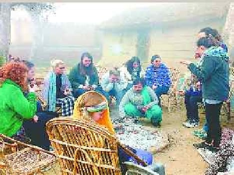 america's students visited katarniyaghat